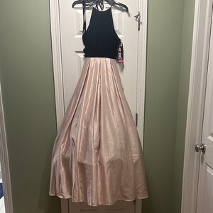 Blondie Nites Black and Light Pinkish Gown (Juniors Size 7)
